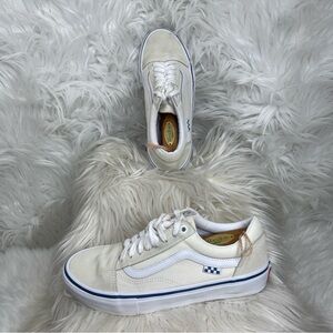 Vans Women’s Shoes (sz 7.5)